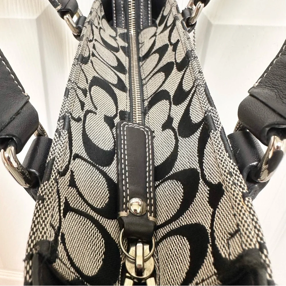 Coach Gallery Tote Bag Black Gray Signature Jacquard Turnlock